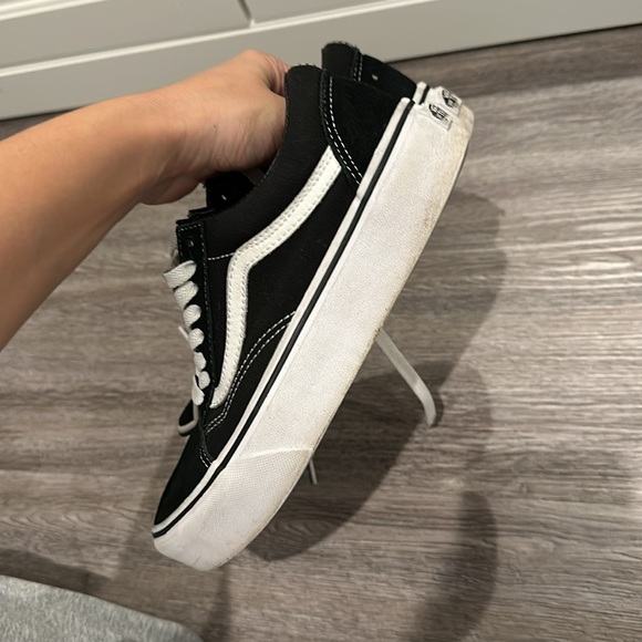 Vans - Picture 3 of 7